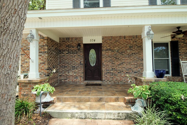 Building Photo - 574 L'Ombre Cir NE