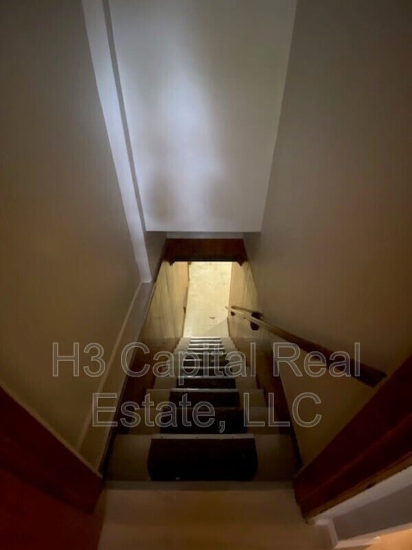 Building Photo - 2111 Clark Ave