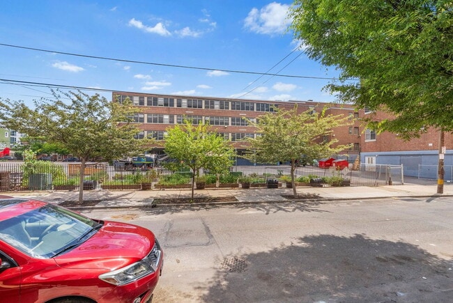 Building Photo - 2032 N Franklin St
