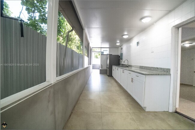 Building Photo - 12615 E Randall Park Dr