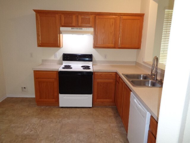 Building Photo - 16822 Libson Falls Dr