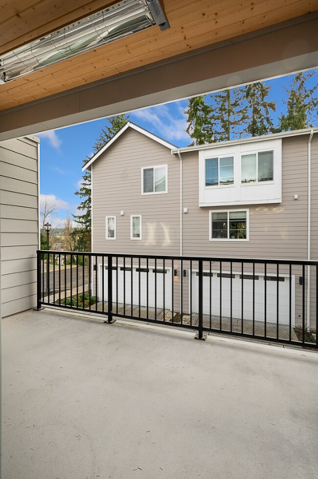 Building Photo - Kenmore Townhome | 4 Bed 3.5 Bath | $3,725