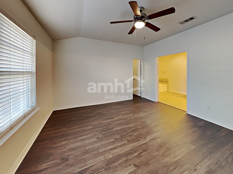 Building Photo - 5825 Stone Mountain Rd