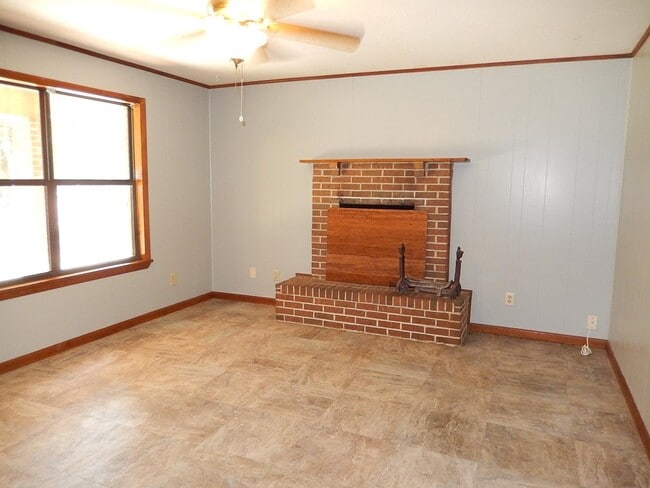 Building Photo - 171 Bear Creek Rd