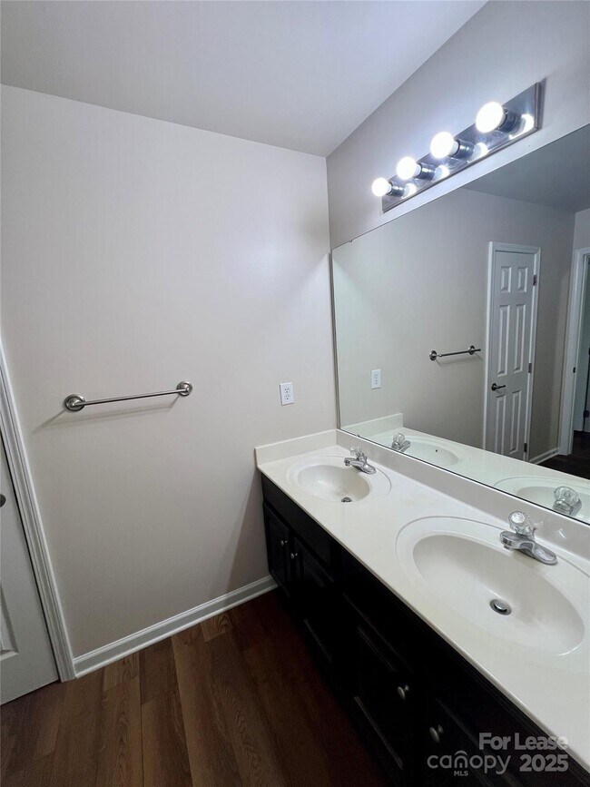 Building Photo - 7001 Mountain Top Ct