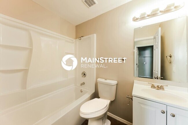 Building Photo - 3 Bedroom Pet-Friendly Home in Phoenix, AZ with Main Street Renewal