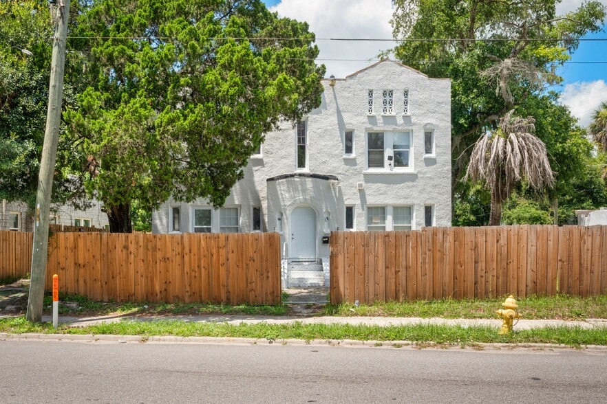 Building Photo - 3524 Boulevard