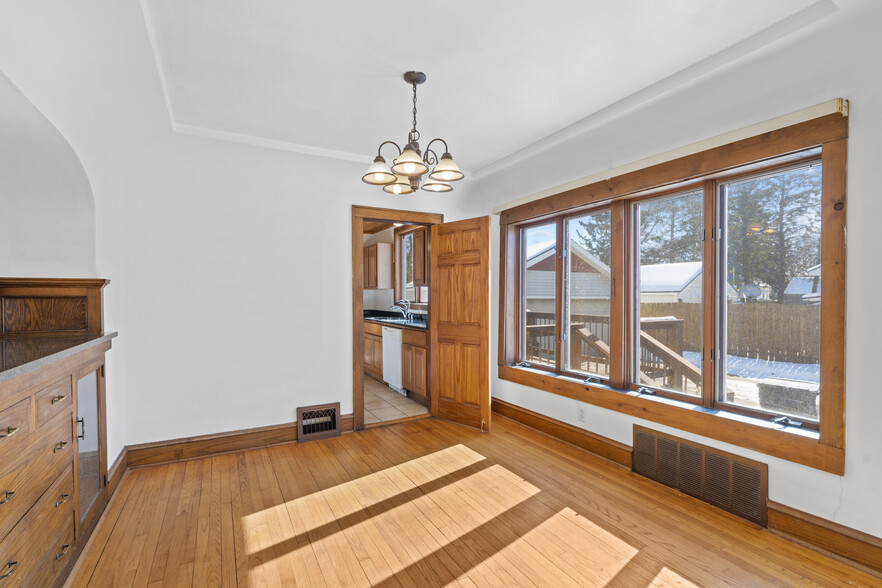 Dining Room - 939 Genesee St