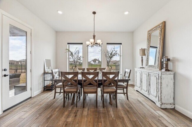 Building Photo - 2119 Parker Grove Dr