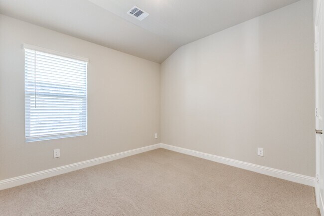 Building Photo - 702 Williams Wy