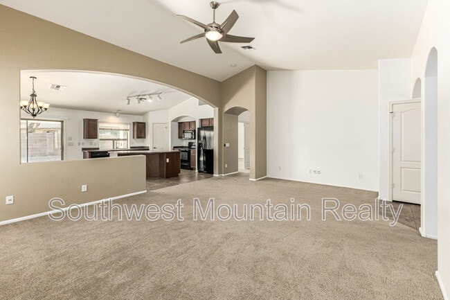 Building Photo - 38426 N Beverly Ave