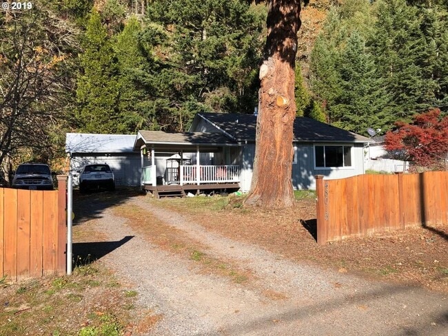 Building Photo - 48015 W 2nd St