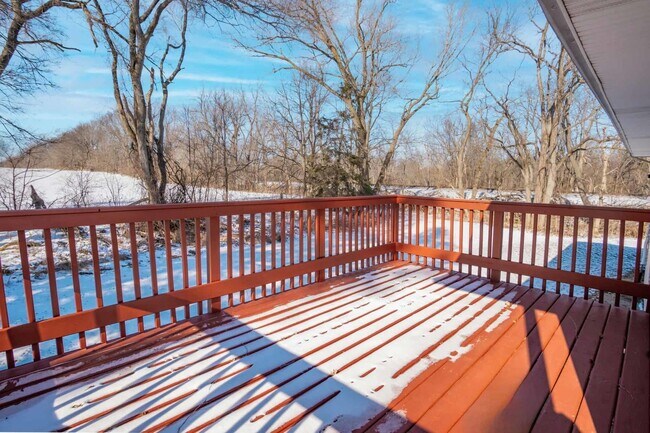 Building Photo - 315 W Railroad St