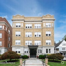 Building Photo - 45 N Fullerton Ave