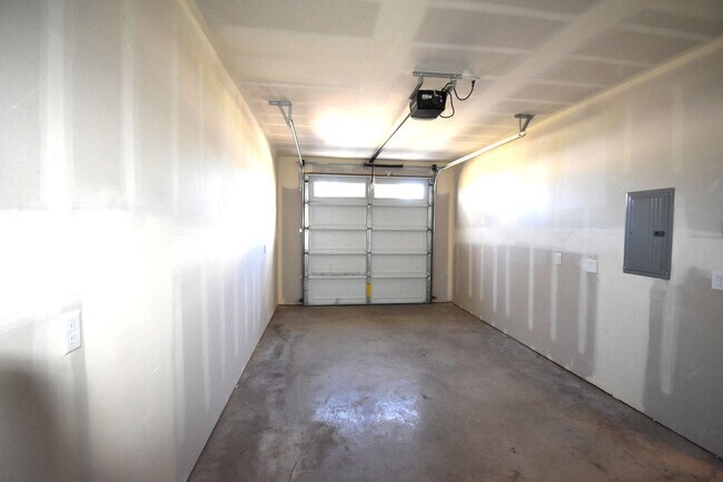 Building Photo - 556-558 Harrison St.