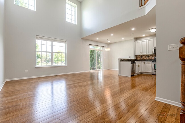 Building Photo - 2659 Dunraven Ave