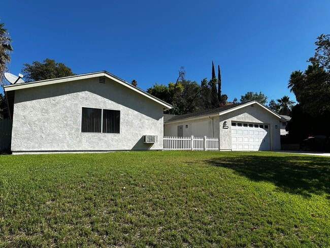 Primary Photo - Riverside Home For Rent- *Move In Incentive*