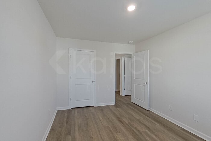 Building Photo - 117 Inez Ave