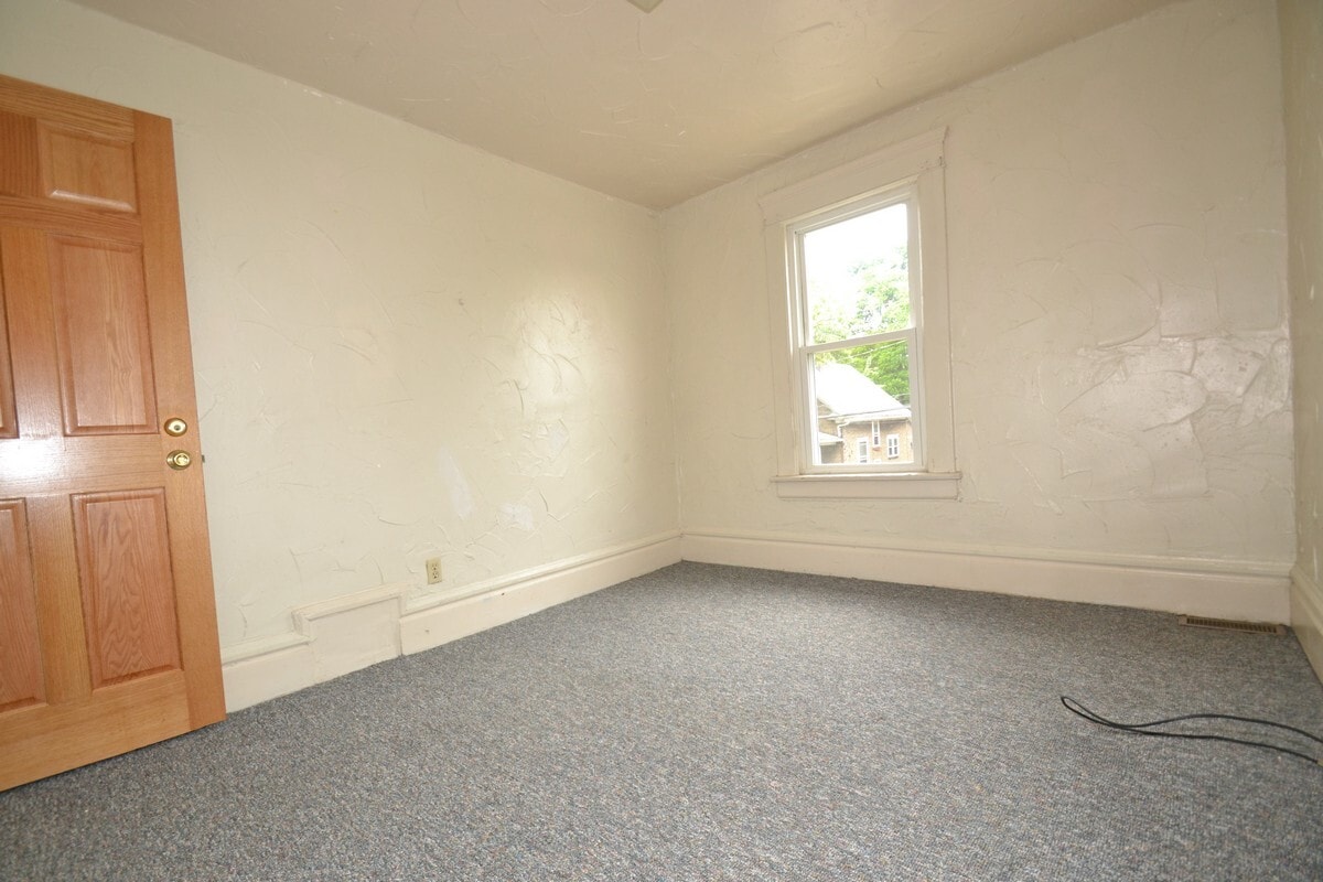 Building Photo - 406 Kling St