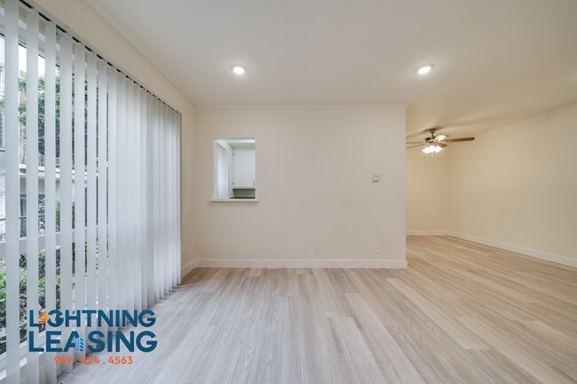 Building Photo - 921 Normandie Ave