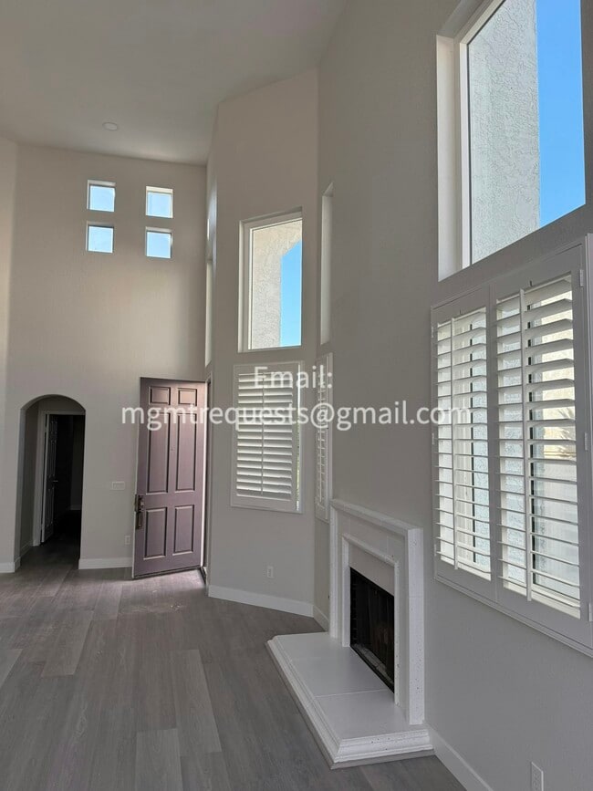 Building Photo - 2231 Thyme Dr