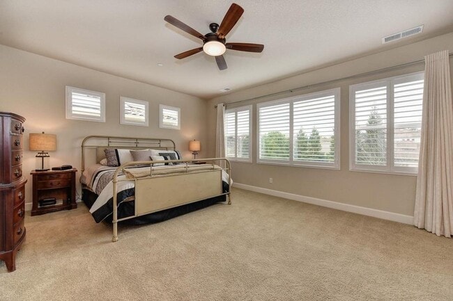 Building Photo - 5019 Verona Dr