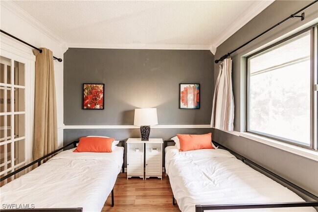 Building Photo - 64 4th St