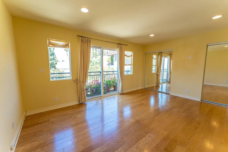 Upstairs Bedroom - 11318 Dona Lisa Dr