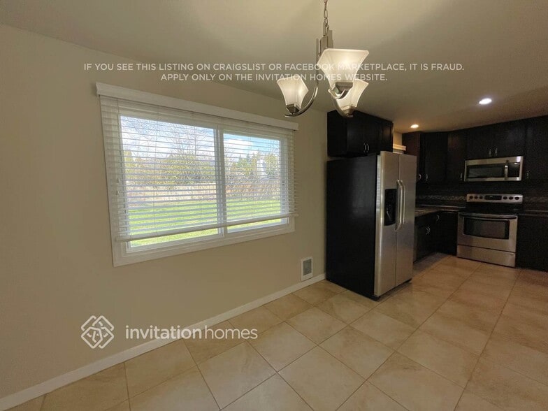 Building Photo - 1802 S 246th Pl