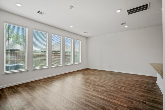 Building Photo - 613 Royal Arch Dr