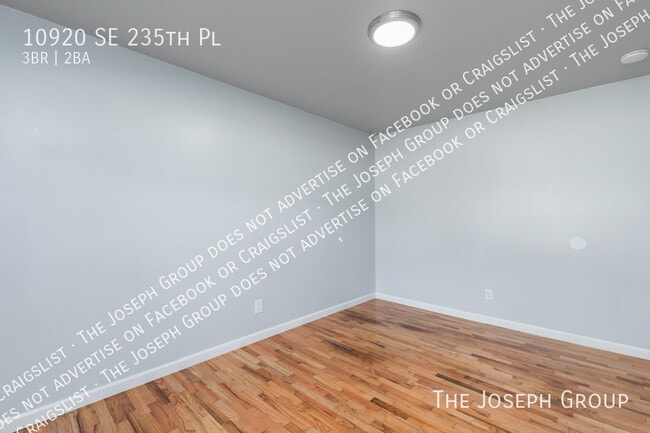 Building Photo - 10920 SE 235th Pl