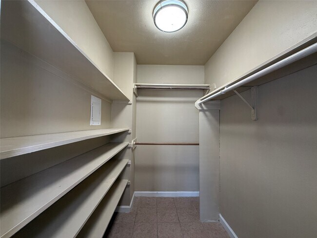 Building Photo - 2250 Bering Dr