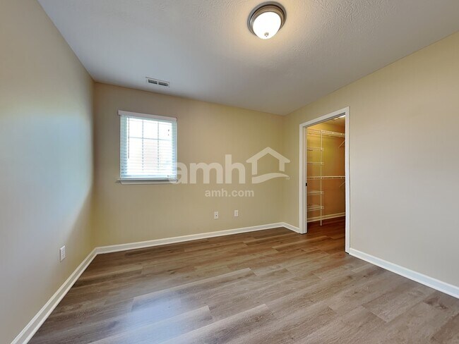 Building Photo - 5 Wells Dr