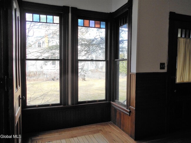 Building Photo - 8 5th Ave