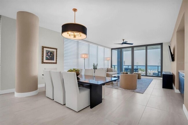 Building Photo - 301 1st St S