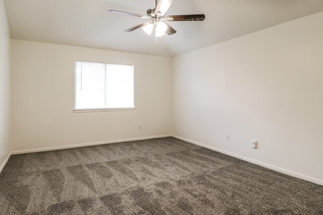 Building Photo - 16127 Kelley Green Ct