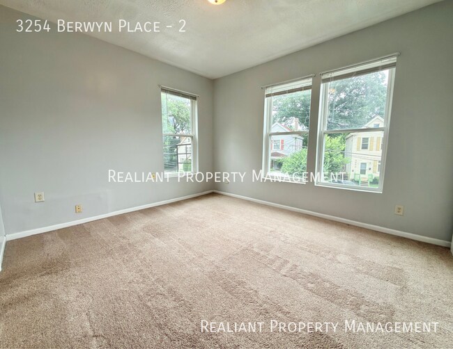 Building Photo - 3254 Berwyn Pl