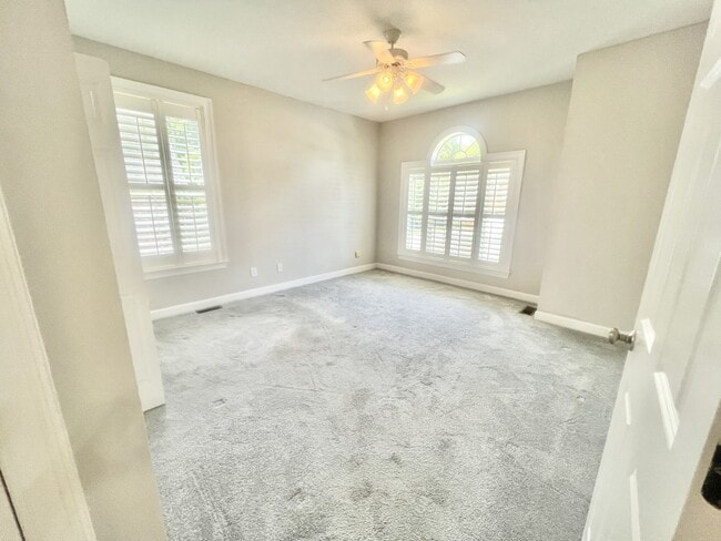 Building Photo - 606 Trillium Ct