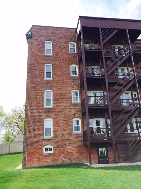 Building Photo - 73 Prospect St