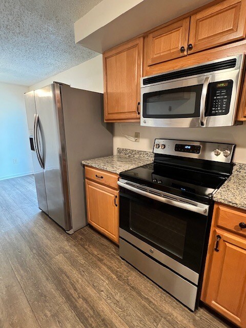 Kitchen - 219 Lily Ct