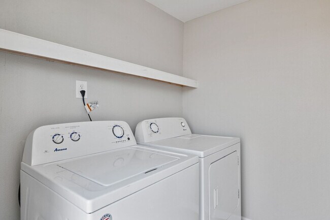 Building Photo - 4117 W Virginia Ave