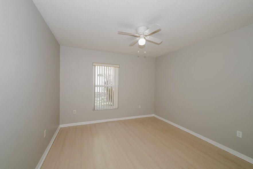 Building Photo - 28434 Meadowrush Way