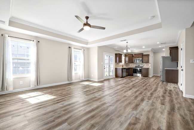 Building Photo - Pet Friendly Four Bedroom!