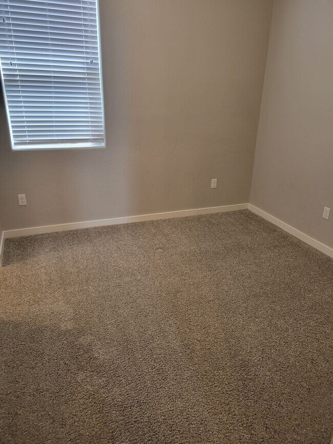 Building Photo - Beautiful 3 bedroom/2 Bath Home!