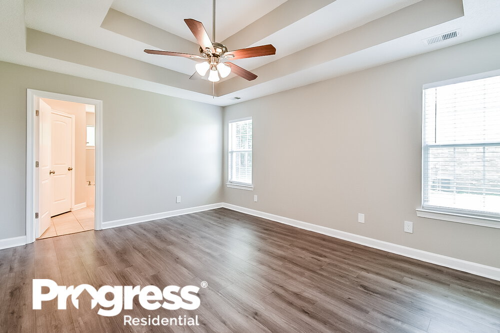 Building Photo - 6304 Kingsview Dr