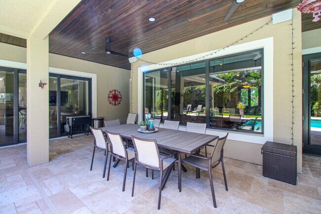 Building Photo - ** THE MOORINGS ** SINGLE FAMILY HOME 3 PL...