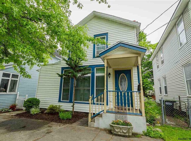 Building Photo - 111 Clinton St