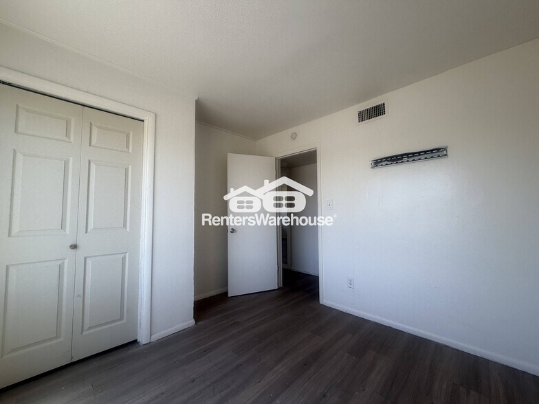 Building Photo - 2652 N 43rd Ave