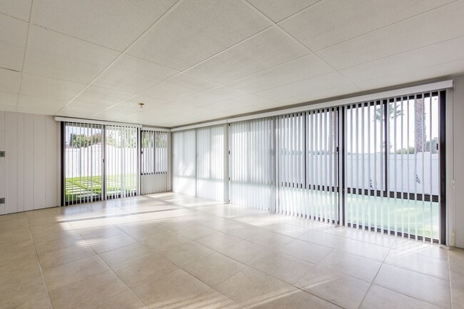 Building Photo - Mission Viejo Lease – 3 Bedrooms, 2 Bathro...