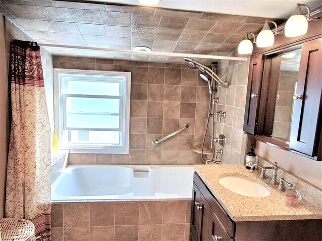 Building Photo - 86 Palfrey Rd